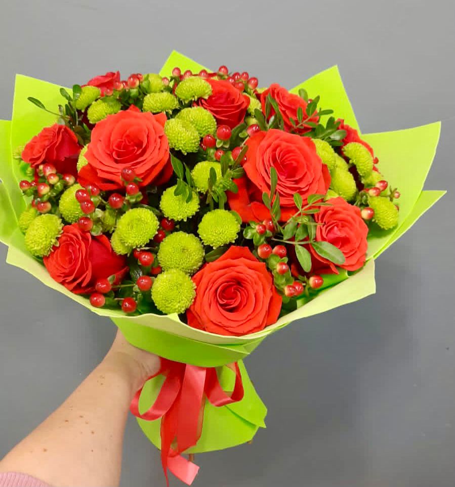 Букет цветов из: Хризантемы и Розы в Сортавале