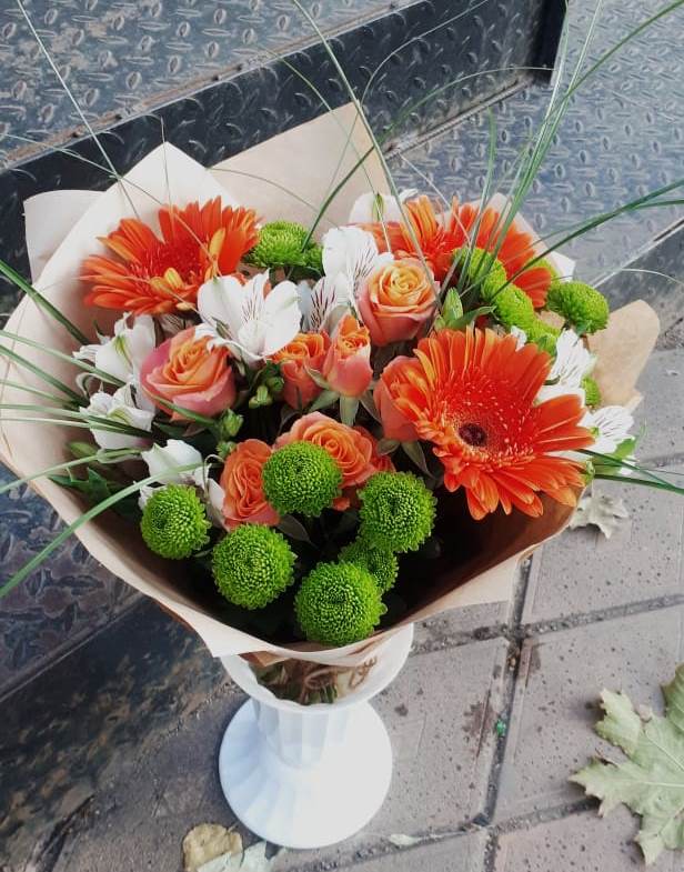 Букет цветов из: Герберы, Хризантемы, Альстромерии и Розы в Сортавале