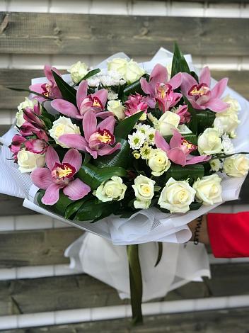Букет цветов из: Розы и Хризантемы в Сортавале