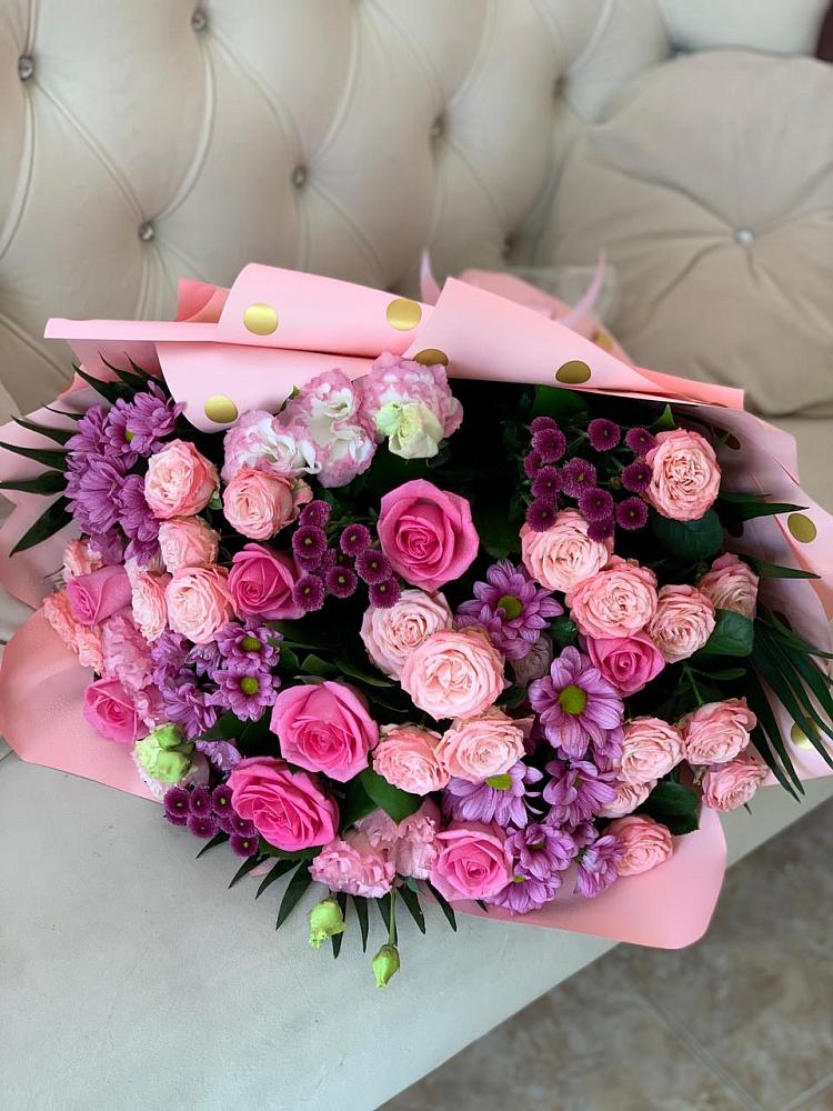 Букет цветов из: Хризантемы, Розы и Лизиантусы в Сортавале