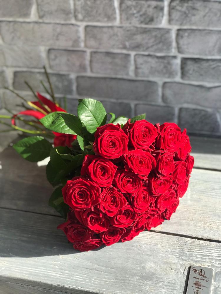 Букет Красные розы Фридом в Сортавале