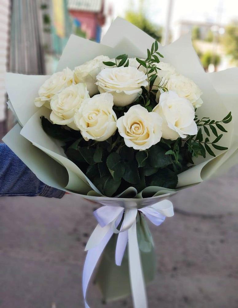 Букет Белые розы Проуд в Сортавале