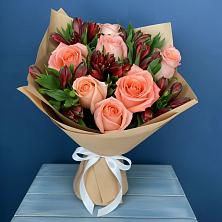 Букет цветов из:  Розы и Альстромерии в Сортавале