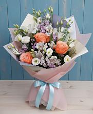 Букет цветов из:  Лизиантусы, Розы, Альстромерии и Гипсофила в Сортавале