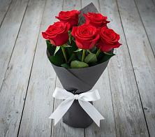 Букет 5 Красных роз Эдлесс Лав в Сортавале