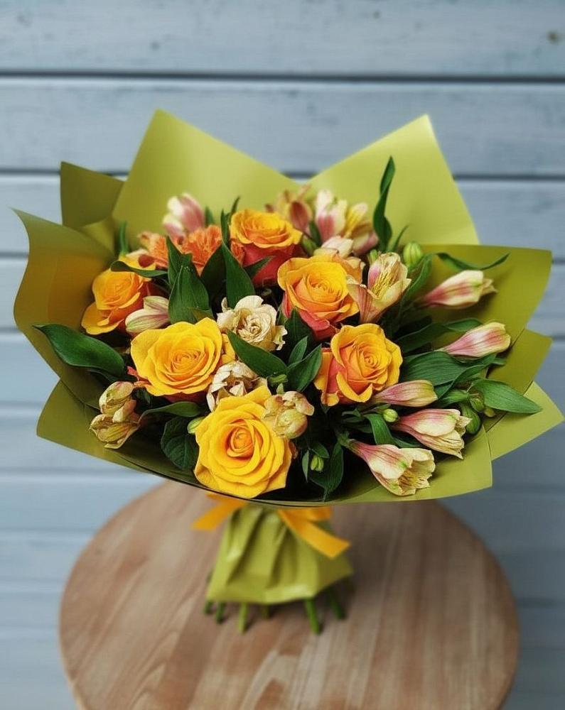 Букет цветов из: Альстромерии и Розы в Сортавале