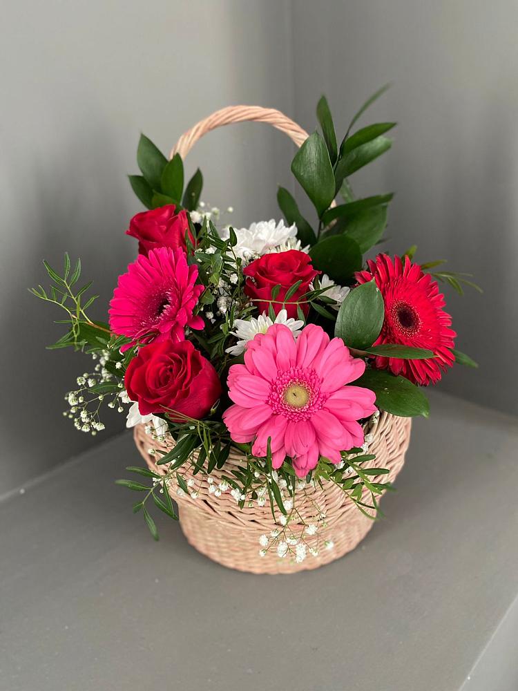 Цветочная композиция из Розы, Хризантемы и Герберы в корзине в Сортавале