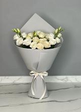 Букет цветов из:  Розы и Лизиантусы в Сортавале